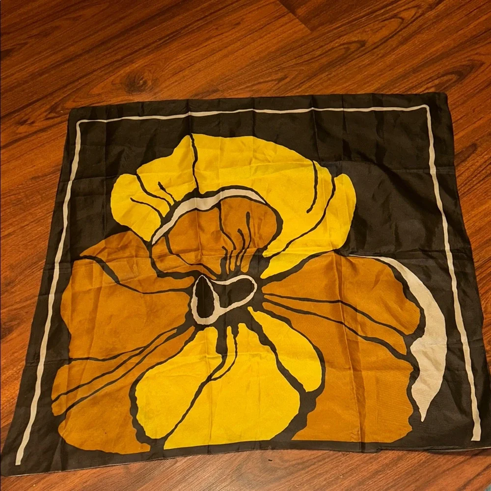 1970’s VTG Cool Vibrant Mod Floral Poppy Scarf